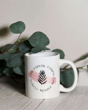Taza Minimalista: Ora Espera Confía